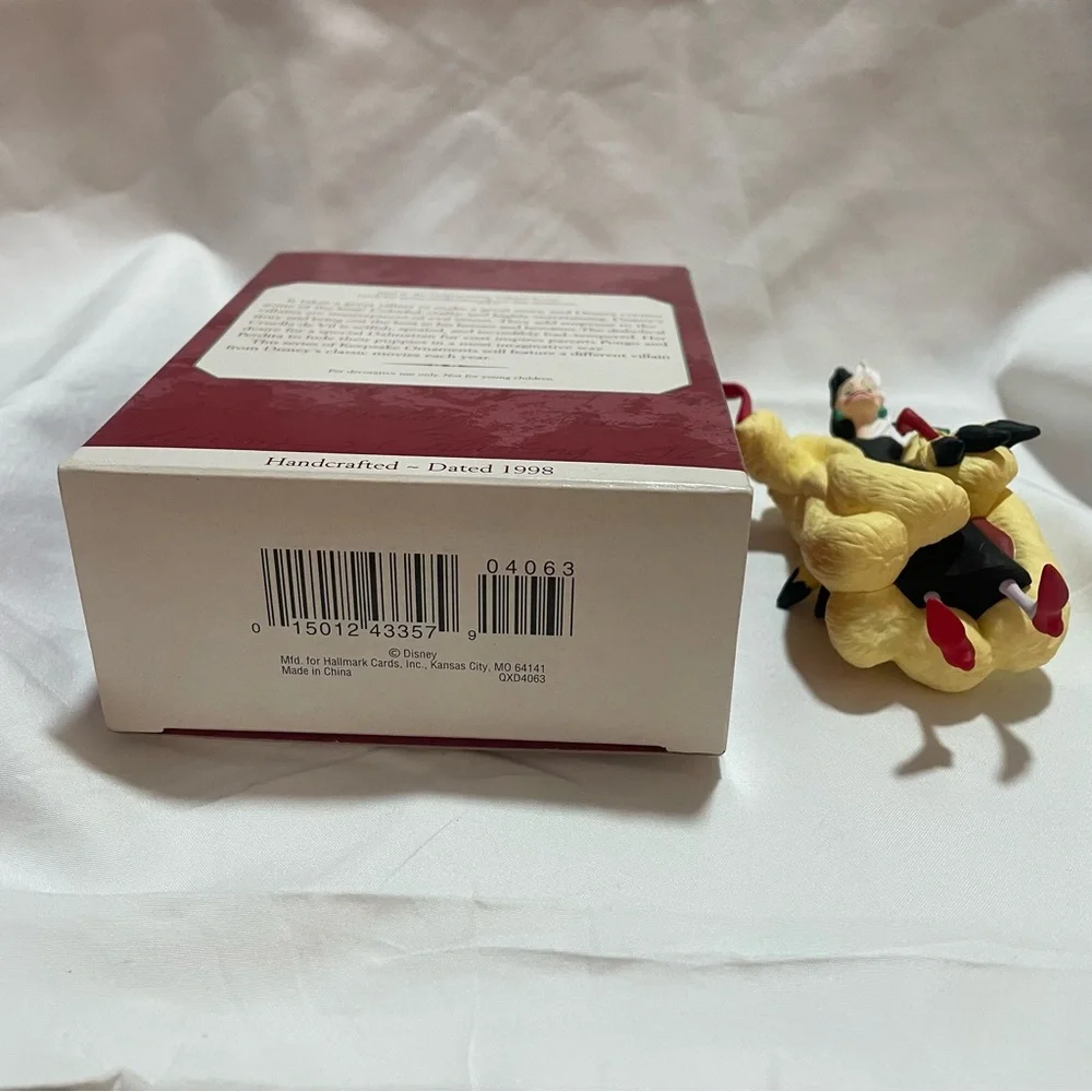 Hallmark Keepsake Ornament Cruella de Vil 1998 Disney 101 Dalmations Villain